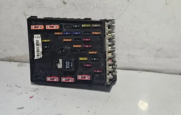Audi A6 S6 C5 4B Fuse module 3C0937125