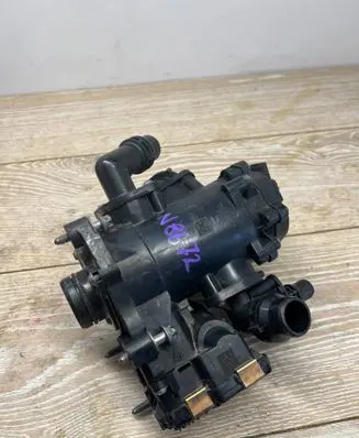 BMW 2 F46 Thermostat housing 0631943