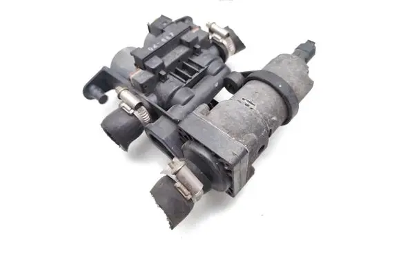 BMW 7 E38 Coolant heater control valve 8391796