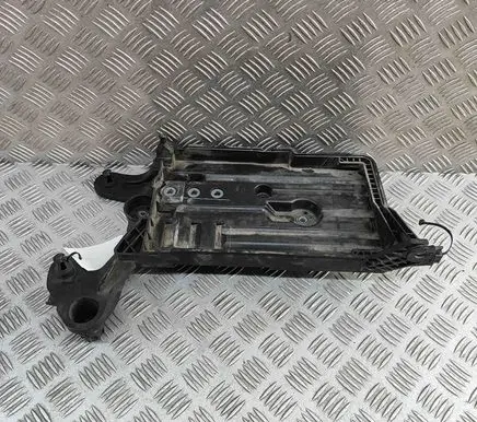 Volkswagen Golf VII Battery box tray 5Q0915321H 5Q0915331J