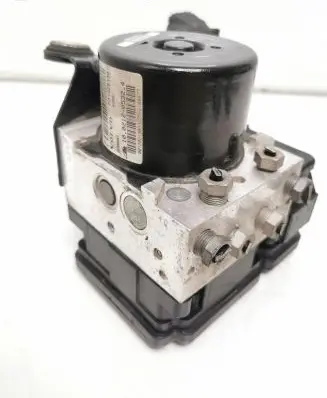 Volvo V70 ABS Pump 31329139 P31329139 A426G