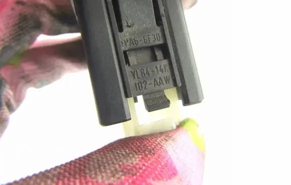Mazda Tribute Other switches/knobs/shifts YL8414K