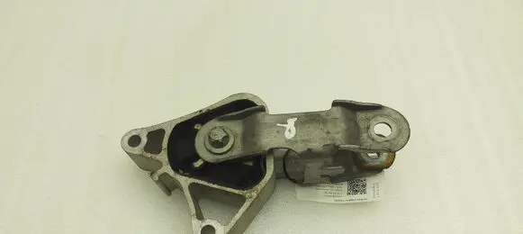Mercedes-Benz A W176 Engine mount bracket A2462400809
