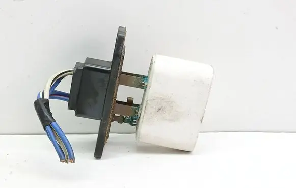 Toyota Avensis Verso Heater blower motor/fan resistor 10C308