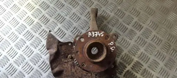 Volkswagen PASSAT B3 Front wheel hub