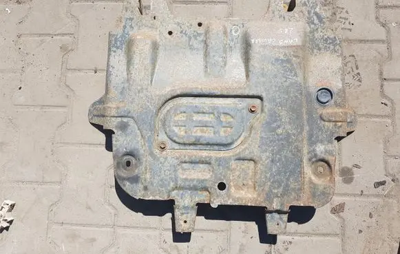Toyota Land Cruiser (J150) Engine splash shield/under tray