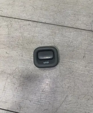 Honda CR-V Tailgate opening switch M8525