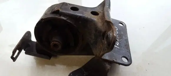 Nissan X-Trail T30 Engine mount bracket 113218H800