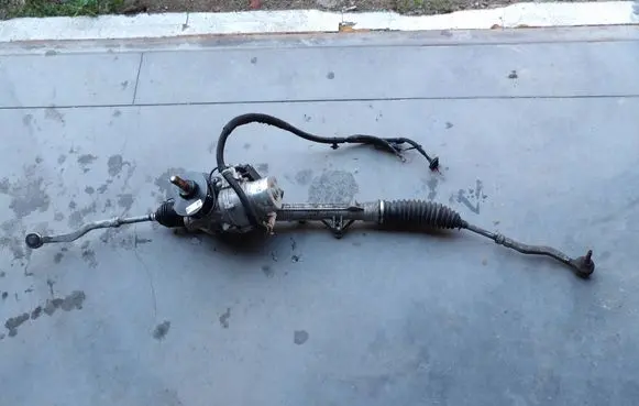 Peugeot 208 Steering rack 6700003306