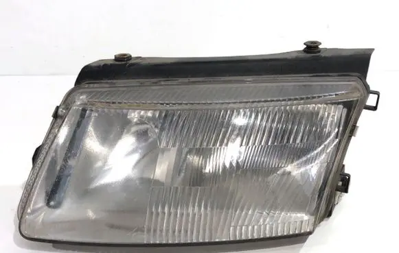 Volkswagen PASSAT B5 Headlight/headlamp