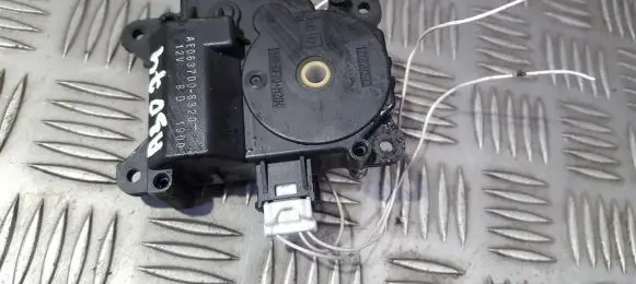 Toyota RAV 4 (XA20) Air flap motor/actuator AE0637008320 AE063700-8320