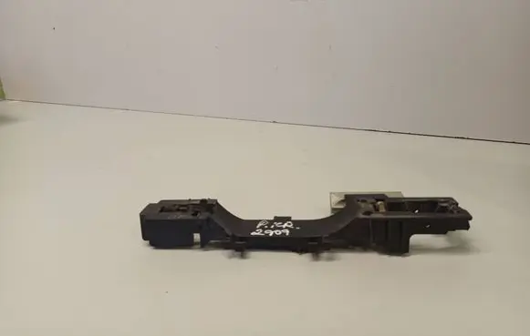 Isuzu D-Max Front door exterior handle/bracket 