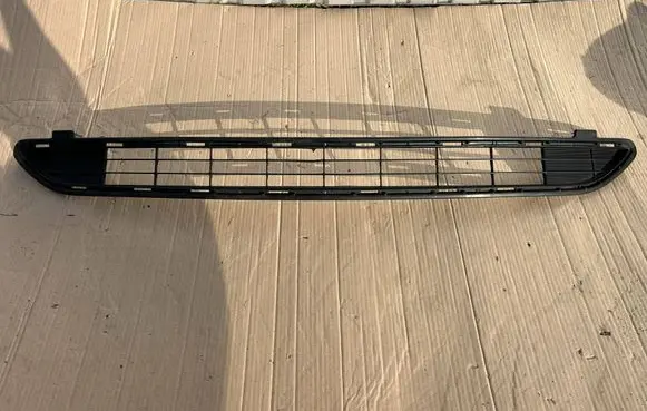 Toyota RAV 4 (XA40) Front bumper lower grill 5311242100