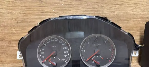 Volvo V50 Speedometer (instrument cluster) 30669185