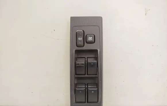 Toyota Corolla Verso E121 Electric window control switch 37073C7B05 848200F030