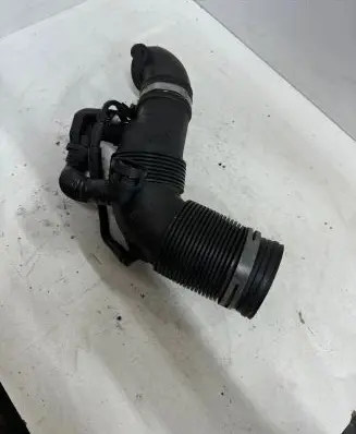 Skoda Fabia Mk2 (5J) Air intake hose/pipe 6R0129654C 446349
