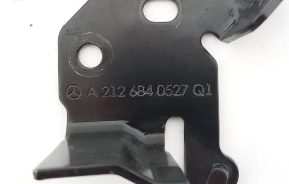 Mercedes-Benz E W212 Other trunk/boot trim element A2126840527
