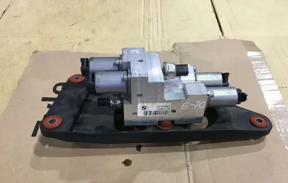 BMW X5 E70 Active stabilizer control/valve assembly 6794578