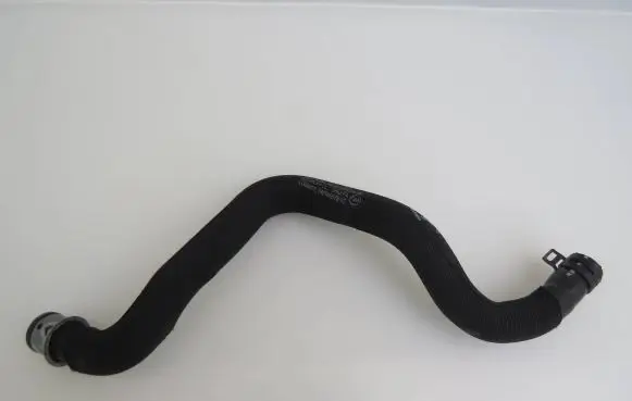 Mercedes-Benz CLS C218 X218 Engine coolant pipe/hose A2125012584