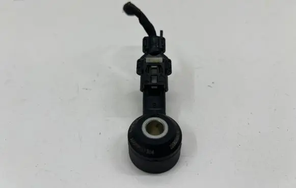 Mercedes-Benz CLA C118 X118 Detonation knock sensor A0009057304