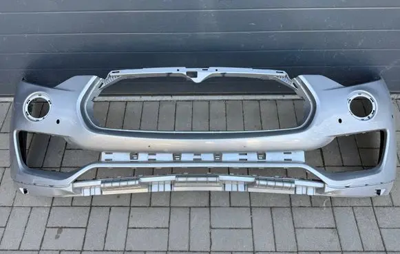 Maserati Levante Front bumper 670040752