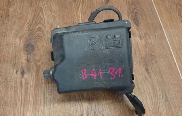 Peugeot 208 Fuse box set 9671924480