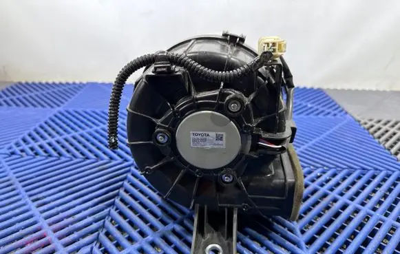 Toyota Yaris Hybrid/electric vehicle battery fan G923052040 BASF510B25 1712000429
