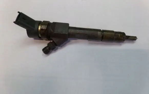 Renault Megane II Fuel injector 8200389369