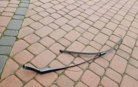 Opel Astra K Front wiper blade arm 39149321-