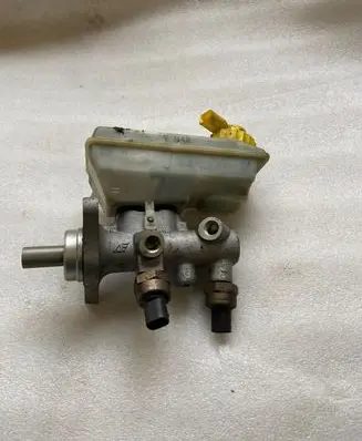 Seat Alhambra (Mk1) Master brake cylinder 7M3611303