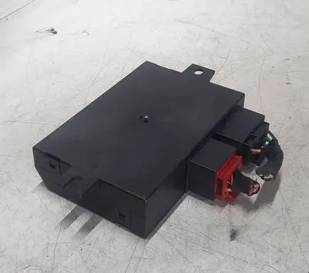 Volkswagen PASSAT B6 Tow bar trailer control unit/module 8P0907383 506328