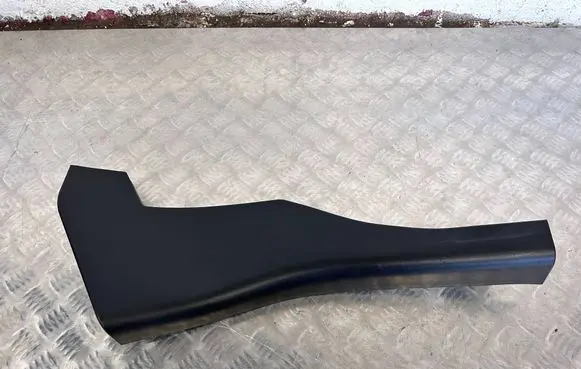 Maserati Ghibli (C) pillar trim 670010905 AAH24327 22295