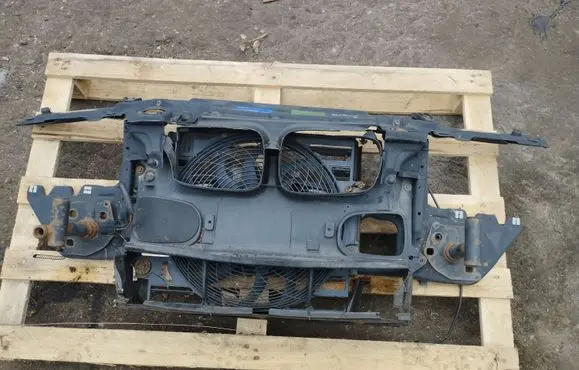 BMW 5 E39 Radiator support slam panel 8387411