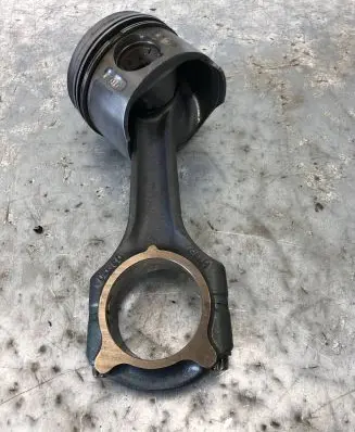 Mercedes-Benz E W211 Piston with connecting rod