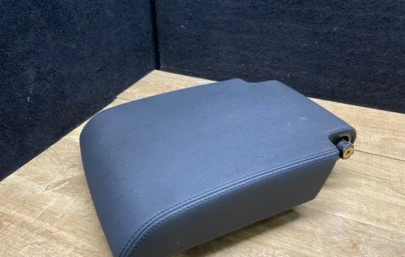 Land Rover Discovery 5 Armrest MY42K14181AC8PVJ
