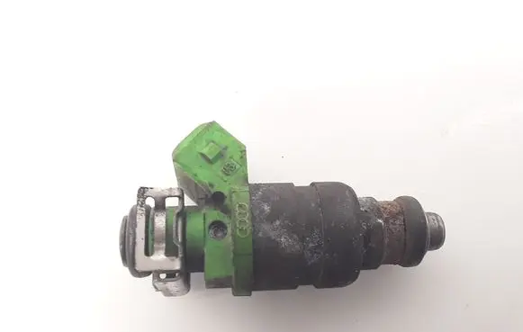 Audi A6 S6 C5 4B Fuel injector 078133551BB