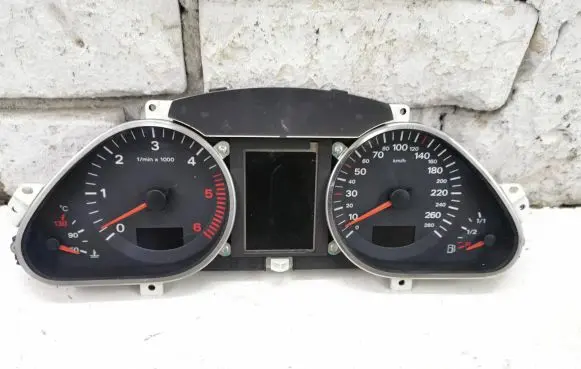 Audi A6 S6 C6 4F Speedometer (instrument cluster) 4F0920932 4F0910930C