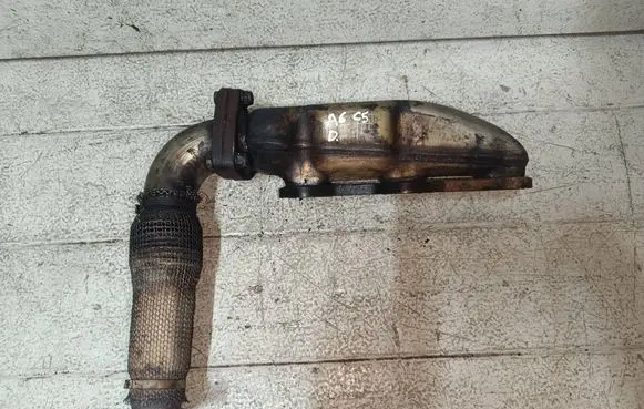 Audi A6 S6 C5 4B Exhaust manifold 059253033C