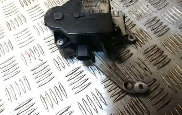 Opel Vectra C Intake manifold valve actuator/motor 55205127