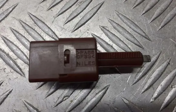 Nissan Note (E11) Clutch pedal sensor 