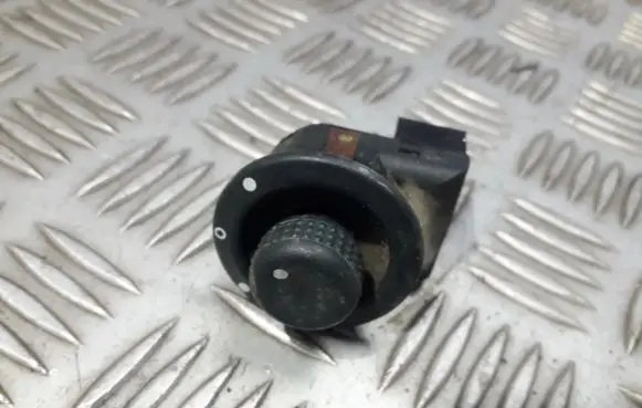 Renault Scenic I Wing mirror switch 7700847433f