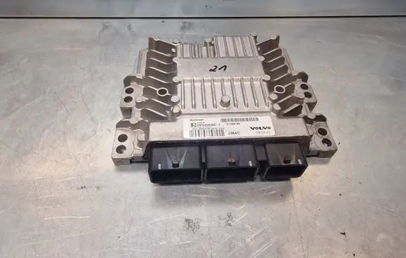 Volvo V70 Engine control unit/module 5WS40608ET 31269189