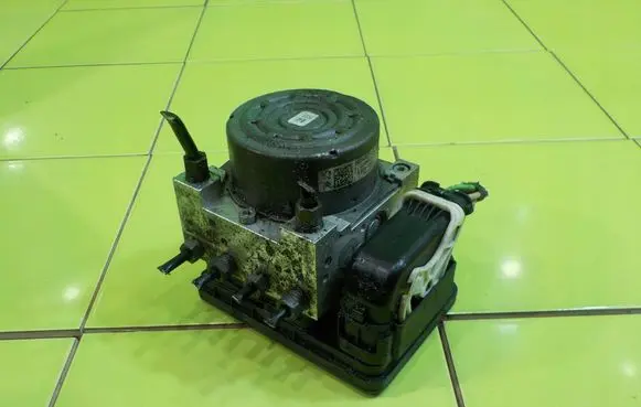 Peugeot 2008 I ABS Pump 10022012544