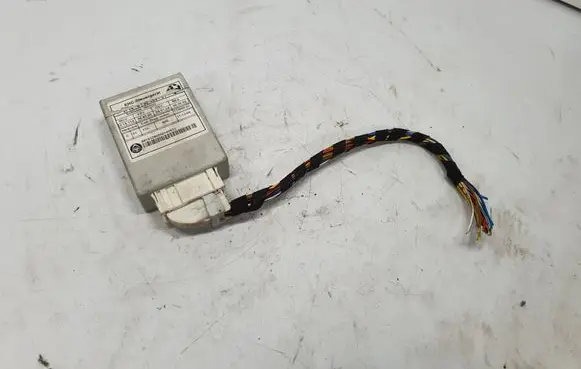 BMW 5 E60 E61 Air suspension control unit module (rear) 6769834 37146769834 6784314