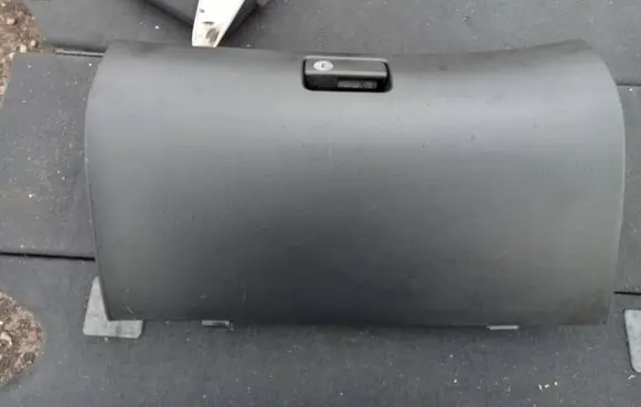 Toyota Avensis T250 Glove box 33126M 5555005070