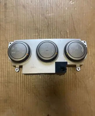 Subaru Impreza II Climate control unit 72311FE070 A0200068A00000 4K19