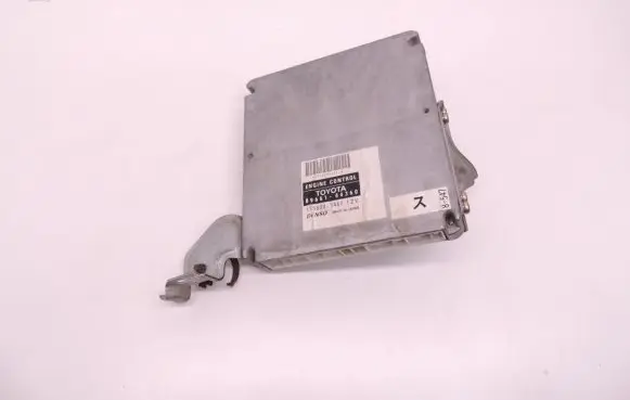 Toyota Avensis Verso Engine control unit/module 8966144360 1758005461 D233