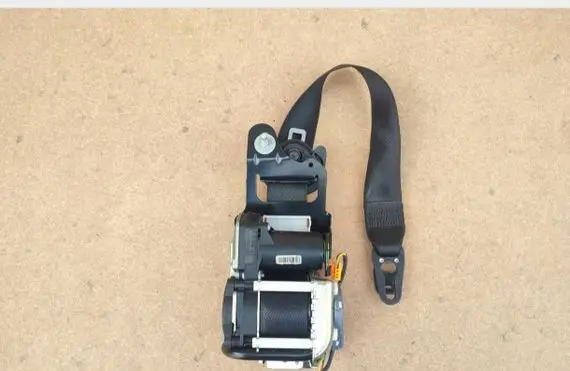 Mercedes-Benz C W205 Front seatbelt 630146300 631024200A