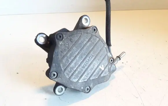 Toyota Avensis T250 Vacuum pump 12100766