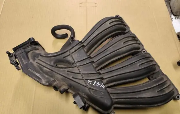 Chrysler PT Cruiser Intake manifold 04777866AE
